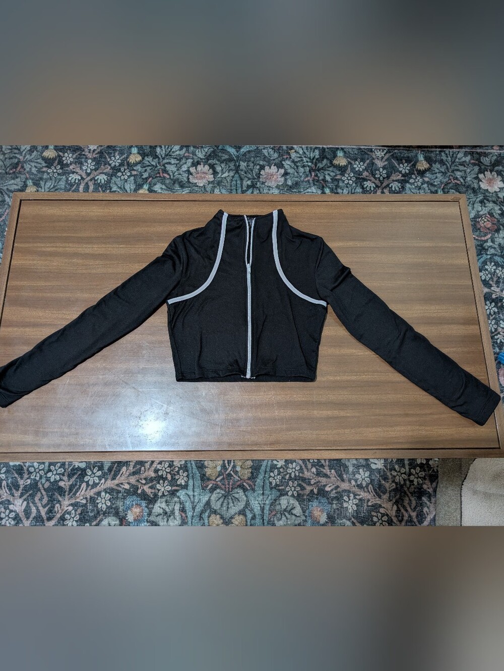 Feathers Black Cropped Zip-Up Jacket with Contrast Trim Size S - Picture 2 of 8